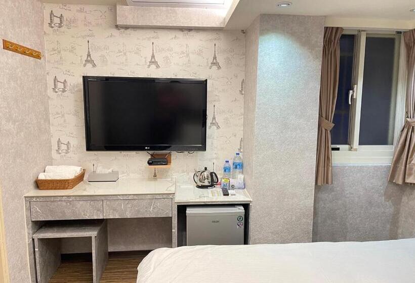 اتاق سوپریور, Jung Shin