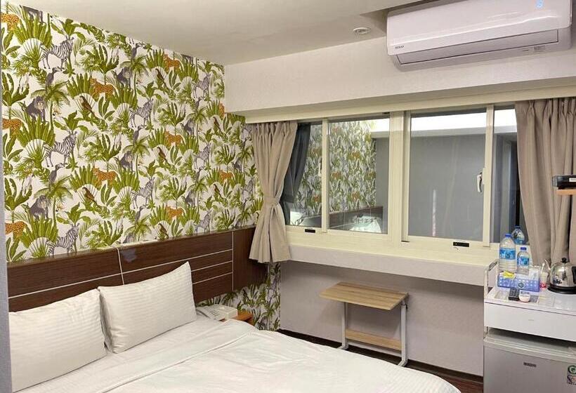 اتاق سوپریور, Jung Shin