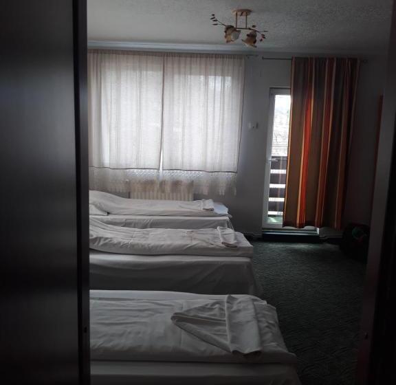 バルコニー付きスタンダードトリプルルーム, Casa Anemyra