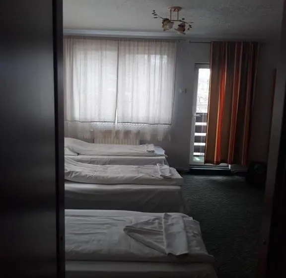 バルコニー付きスタンダードトリプルルーム, Casa Anemyra