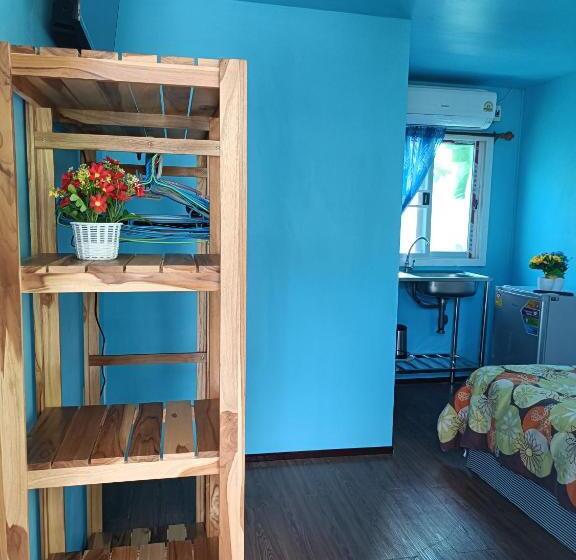 بنجلو قياسى مطلّ علي الحديقة, Chill Land House