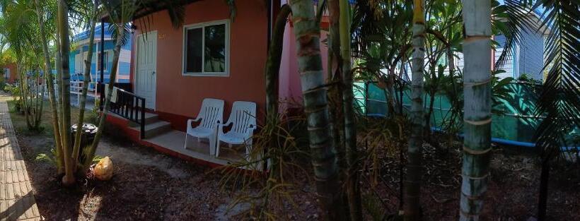 غرفة قياسية مطلّة علي الحديقة, Chill Land House