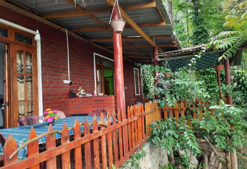 디럭스 룸 킹사이즈 침대, Green Heaven Lodge