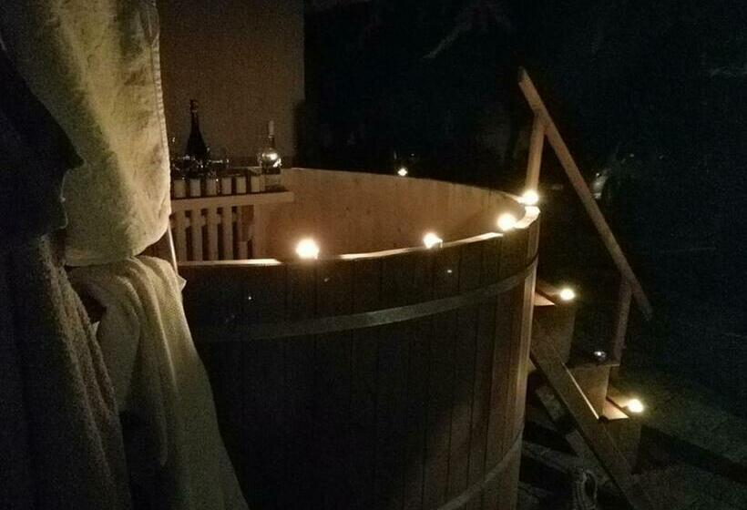 带共用浴室的标准房间, Karikatúra Vendégház