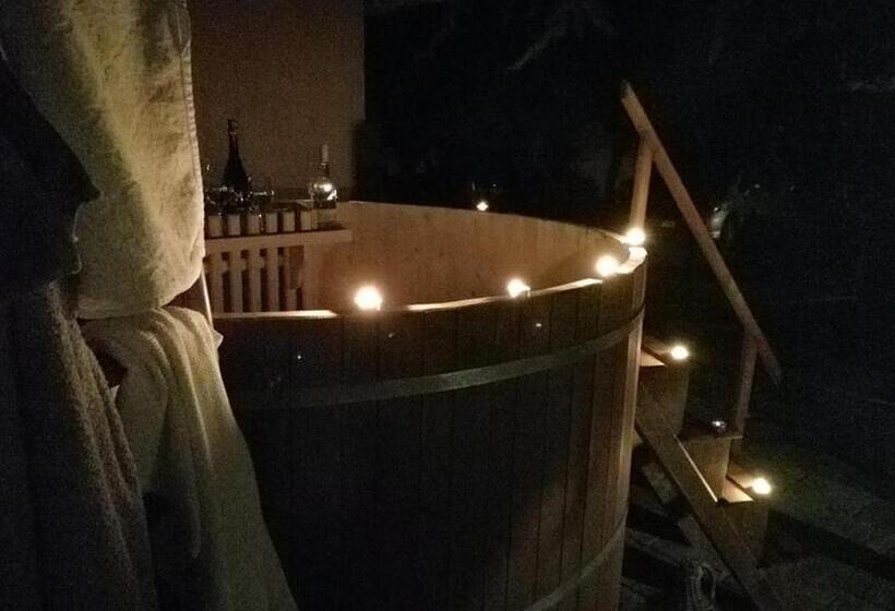 经济房, Karikatúra Vendégház