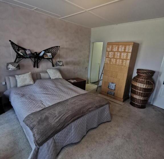 带3个卧室的公寓, Karikatúra Vendégház