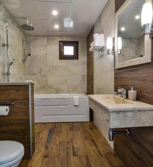 디럭스 룸, Manoleva House