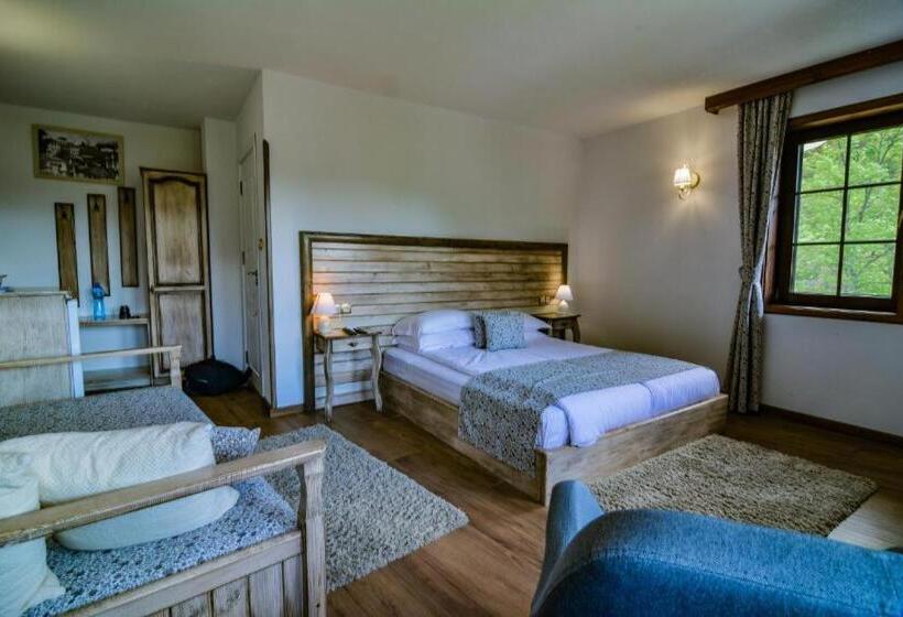 디럭스 룸, Manoleva House