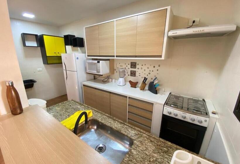 침실 1개 아파트, Guarujá Flat