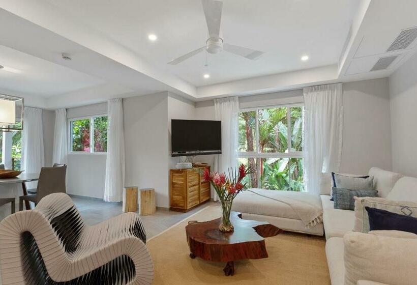 2 Bedroom Apartment with Views, Elan At Ballena Beach