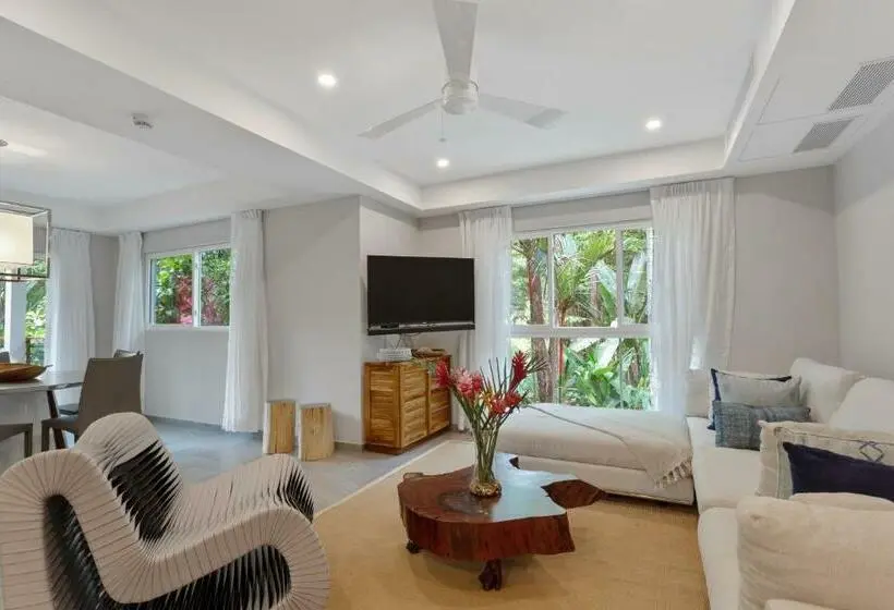 2 Bedroom Apartment with Views, Elan At Ballena Beach