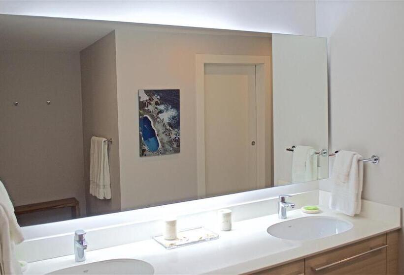 2 Bedroom Apartment with Views, Elan At Ballena Beach