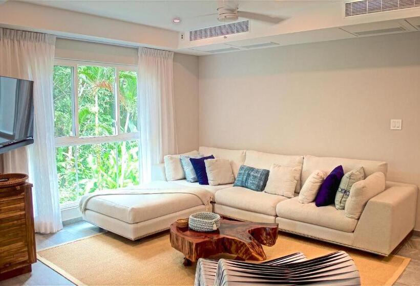 2 Bedroom Apartment with Views, Elan At Ballena Beach