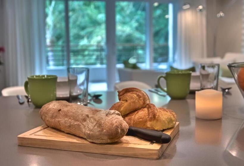 2 Bedroom Apartment with Views, Elan At Ballena Beach