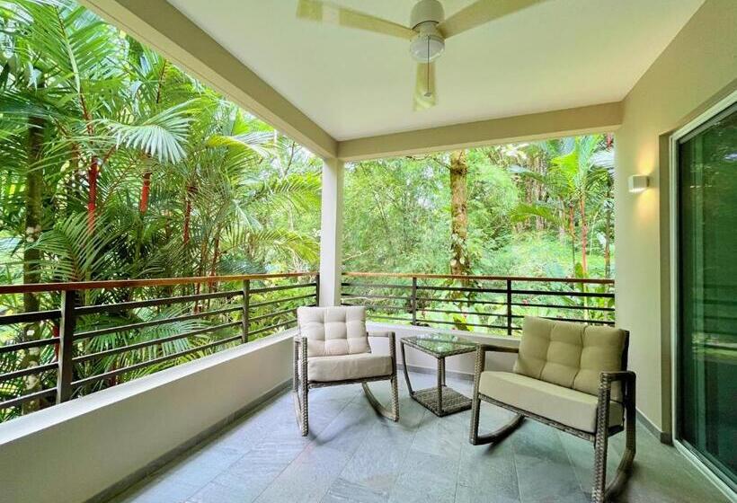 2 Bedroom Apartment with Views, Elan At Ballena Beach