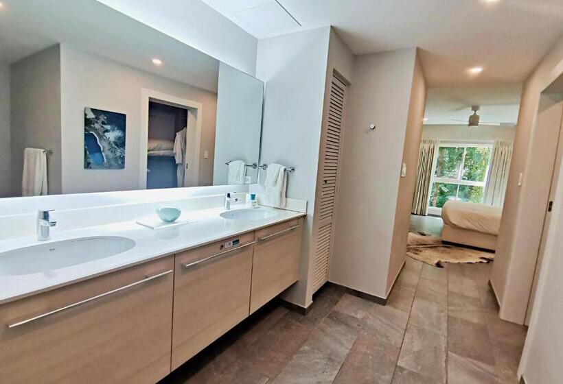 2 Bedroom Apartment with Views, Elan At Ballena Beach