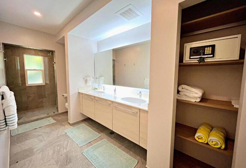 3 Bedroom Suite, Elan At Ballena Beach