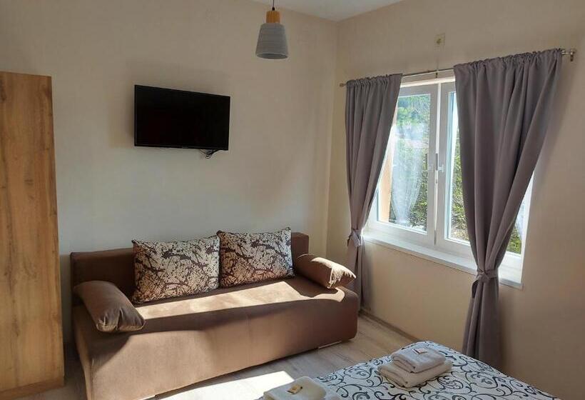 آپارتمان 2 خوابه, Bubolina House