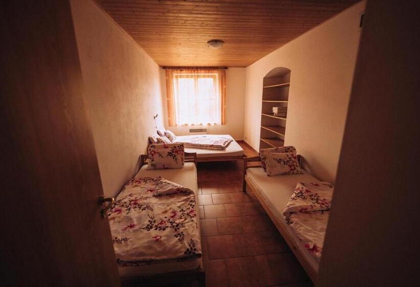 침실 2개 스위트, Chata Boubín