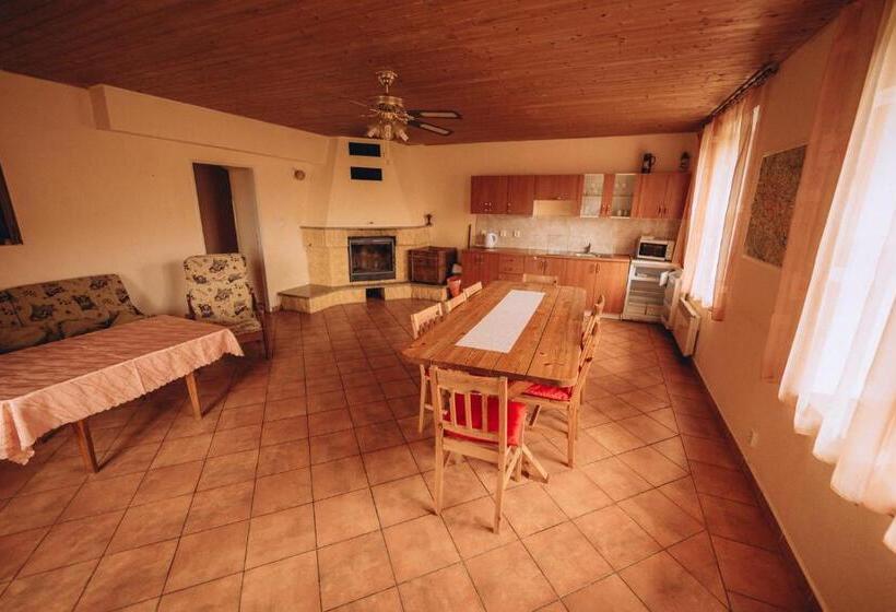 침실 2개 스위트, Chata Boubín