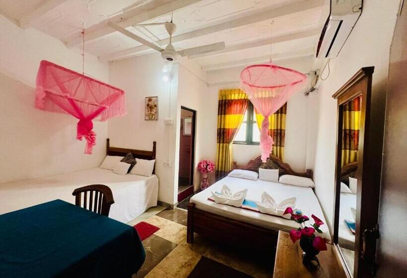 デラックスファミリールーム, Dambulla Tourist Resort