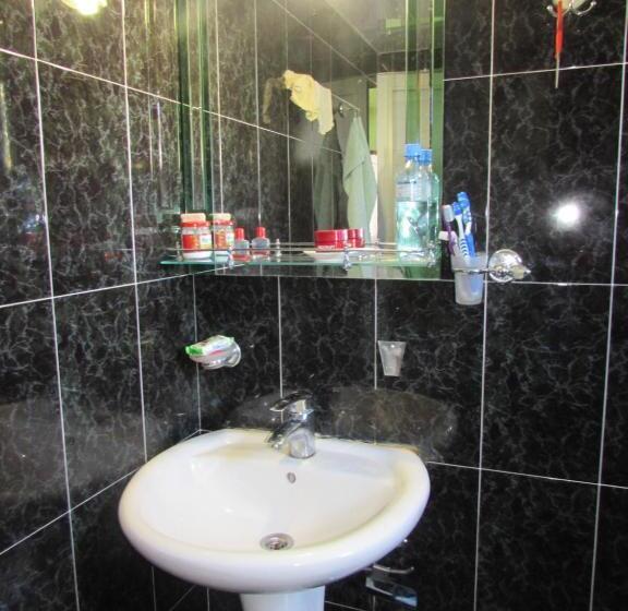 اتاق لوکس, Guest House Nadejda