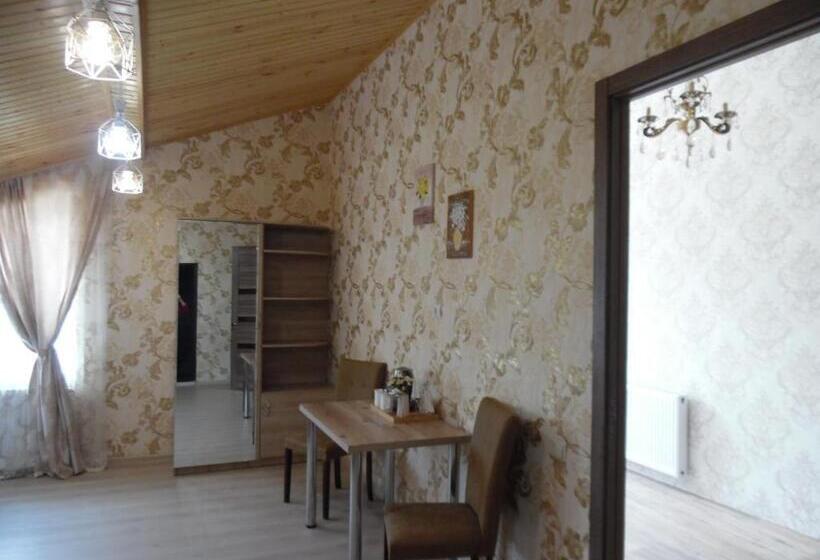 اتاق استاندارد سه نفره, Guest House Tamta