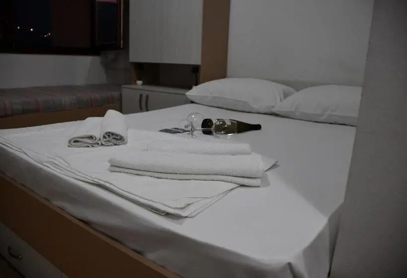 اتاق لوکس سه تخته, Guesthouse Ušće