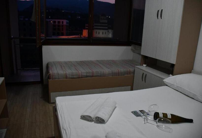 اتاق لوکس سه تخته, Guesthouse Ušće