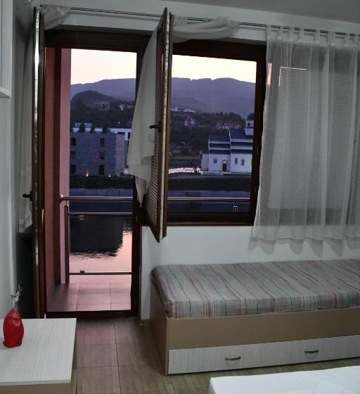 اتاق لوکس سه تخته, Guesthouse Ušće