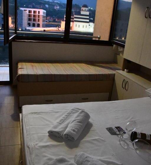 اتاق لوکس سه تخته, Guesthouse Ušće