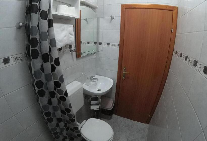 اتاق لوکس سه تخته, Guesthouse Ušće