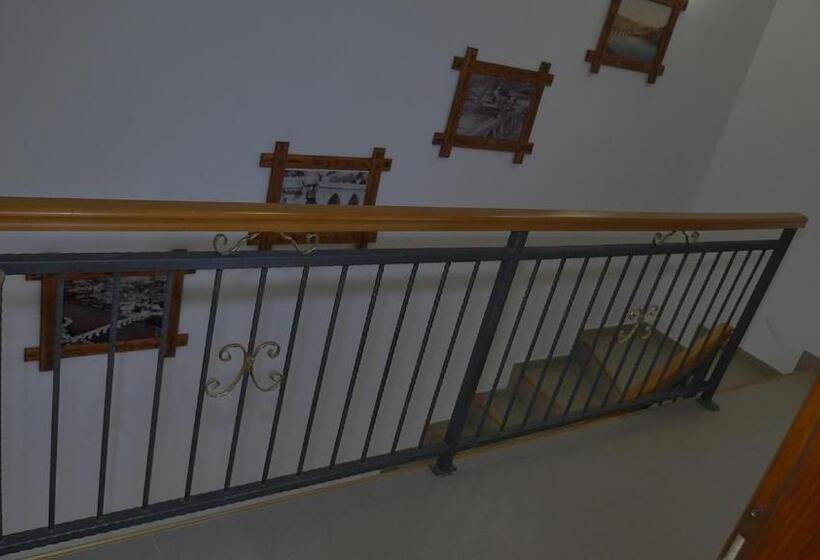 استودیوی لوکس, Guesthouse Ušće