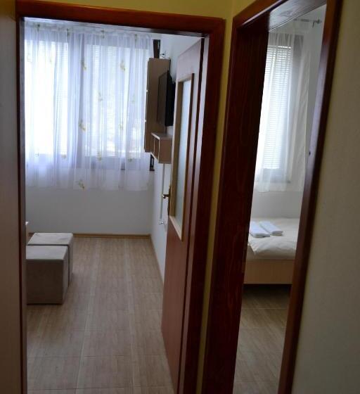 استودیوی لوکس, Guesthouse Ušće