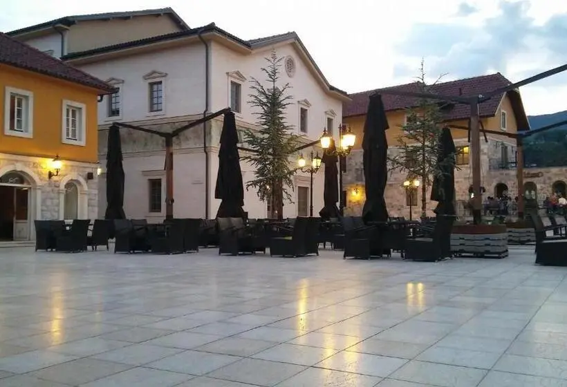 استودیوی لوکس, Guesthouse Ušće