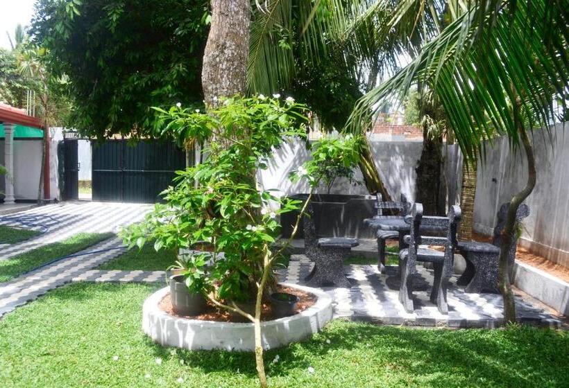 ガーデンビュースタンダードルーム, Kushan Guest