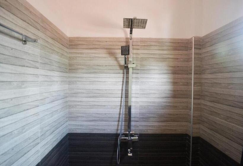 ガーデンビュースタンダードルーム, Kushan Guest