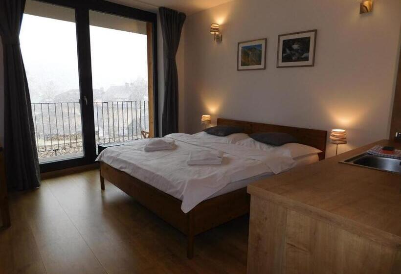 إستوديو قياسى, Penzion Eden