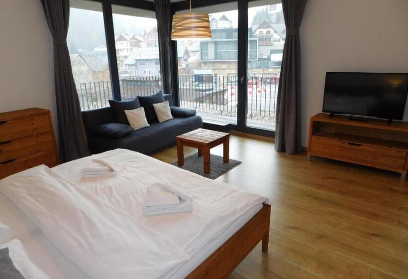 شقة غرفة نوم واحدة مزودة بشُرفة, Penzion Eden