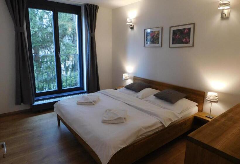 شقة غرفة نوم واحدة مزودة بشُرفة, Penzion Eden