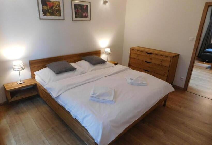 شقة غرفة نوم واحدة مزودة بشُرفة, Penzion Eden