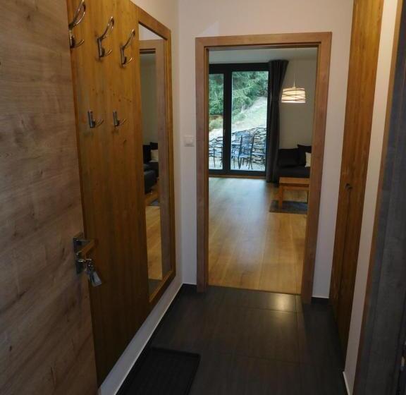 شقة غرفة واحدة مزودة بتراس, Penzion Eden