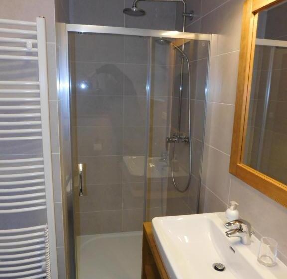 شقة غرفة واحدة مزودة بتراس, Penzion Eden