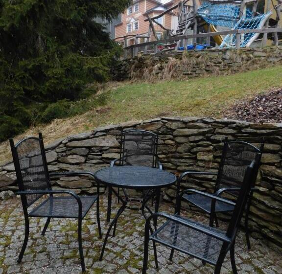 شقة غرفة نوم واحدة مزودة بشُرفة, Penzion Eden