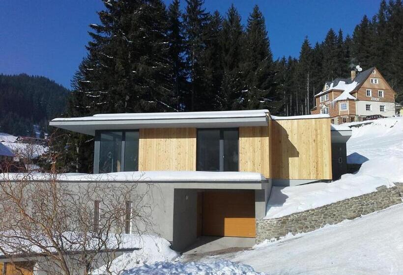 شقة غرفة نوم واحدة مزودة بشُرفة, Penzion Eden