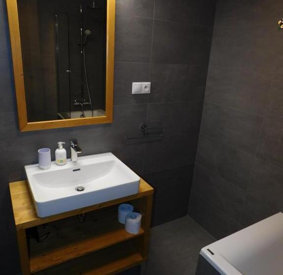 إستديو قياسى مزود بشرفة, Penzion Eden