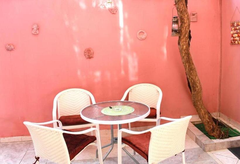 غرفة قياسية, Villa Center