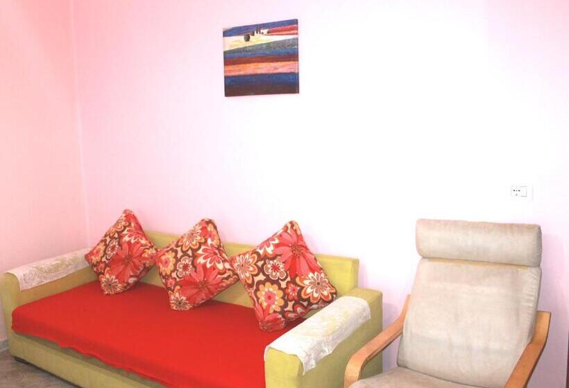 شقة غرفة نوم واحدة مزودة بشُرفة, Villa Center