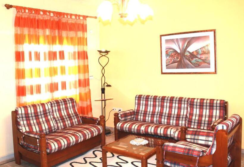 شقة غرفة نوم واحدة مزودة بشُرفة, Villa Center