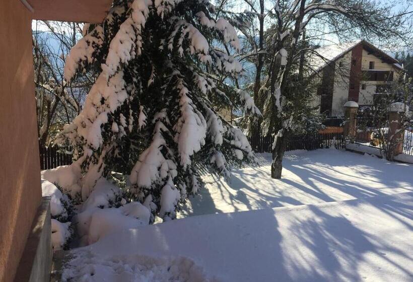 וילה בת חדר שינה 1, Pensiunea Luminita